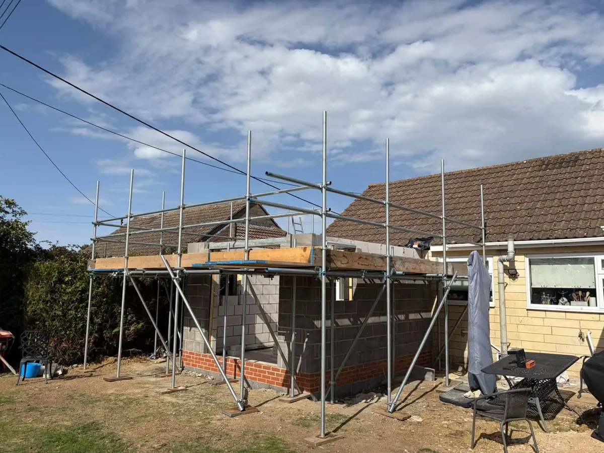 Scaffold for a single-storey extension
